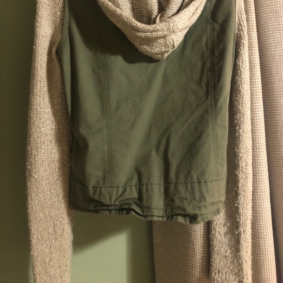 Cropped Olive Jacket - Picture 4 of 8
